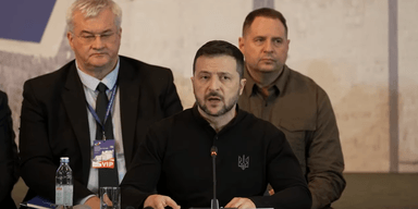 "Ситуация на поле боя создает возможность": Зеленский заговорил о завершении войны в 2025-м