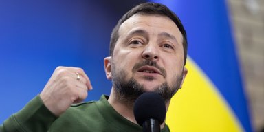 Как и тысячи других замученных: Зеленский обвинил Путина в смерти Навального (видео)
