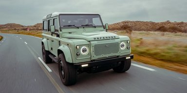 Классический Land Rover Defender превратили в электрокар и вернули в производство (фото)