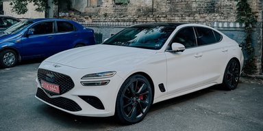 В Киеве засветился недорогой конкурент BMW 3 Series и Mercedes C-Class от Hyundai (фото)