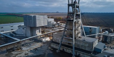 Работников и их семьи эвакуировали: работу части уникальной шахты под Покровском остановили из-за боев