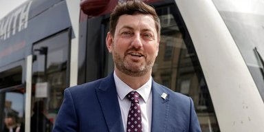 Мэр Эдинбурга, которого обвиняют в домогательствах беженок из Украины, подал в отставку