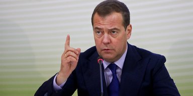 "Означатиме тільки одне": Медведєв погрожує НАТО війною з РФ через збиття дронів