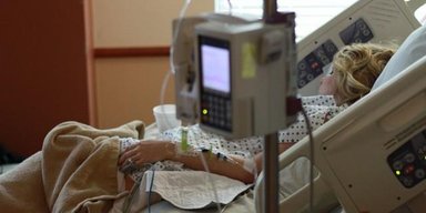 Дивовижний лист: дівчина вийшла з коми, коли дізналася про зарахування до університету (фото)