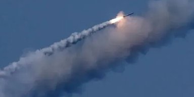 Росіяни атакували ракетами Мукачево на Закарпатті: над містом здійнявся густий чорний дим