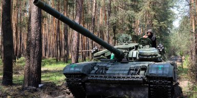 Попадаем на 5 км: танкисты ВСУ рассказали о европейских Т-72 в строю (видео)