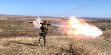 Морпіхи знищили декілька вантажівок ЗС РФ на трасі Олешки — Нова Каховка (фото)
