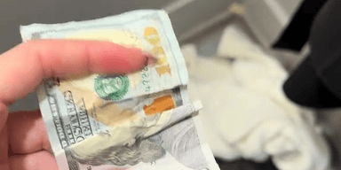 Украинка нашла $100 на секонд-хенде: "Думала, что это нереально"