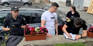 По делу Назария Гусакова задержали его друга: тот пытался убежать и наехал на полицейского