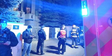 Неизвестные забросали "Русский дом" в Праге коктейлями Молотова: россияне в ярости (фото)