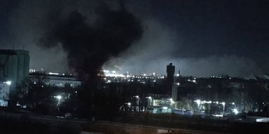 БпЛА атаковали город Елец в РФ: в результате удара загорелся завод "Энергия" (видео)
