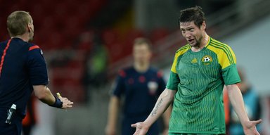 Прекрасное — далеко. Как футболист сборной Украины Селезнев воюет с журналистами