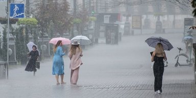 Погода на выходных в Украине: где снова выпадут дожди и снег (метеокарта)