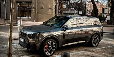 880 сил и 4,3 с до сотни: в Украину привезли электрифицированного собрата Volvo XC90 (фото)