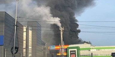 В РФ взорвался и загорелся ТЦ во Владикавказе: есть погибшие и пострадавшие