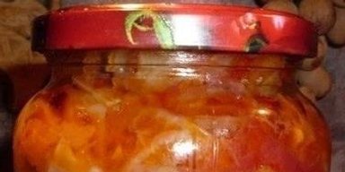 Салат "Зимовий": як зробити дуже смачну заготовку з капусти