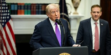"Украина не продержалась бы и дня-двух": Трамп отреагировал на письмо Зеленского к Путину (видео)