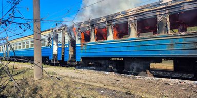 ЗС РФ ударили по поїзду в Харківській області: є загиблий, багато поранених