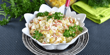 Салат из пекинской капусты с крабовыми палочками и кукурузой: простой и быстрый рецепт