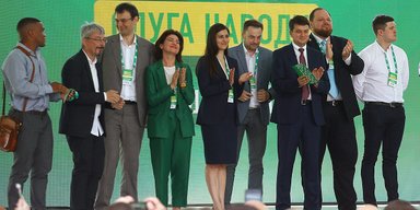 Кто все эти "слуги". Откуда пришли в политику нардепы СН и чем будут заниматься в парламенте