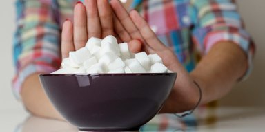 Сладко, полезно и не калорийно: 5 вкусных продуктов, которые заменяют сахар (фото)