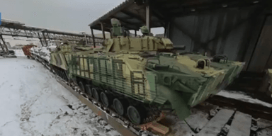 Армія РФ отримала партію БМП-3 з комплексом РЕБ та додатковим бронюванням (відео)