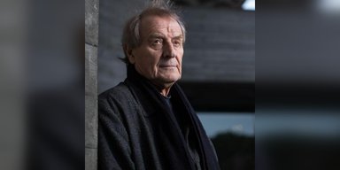 У Британії відзначили "синьою табличкою" автора найскандальнішої поеми 20 сторіччя (фото)