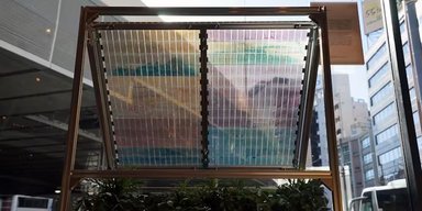 Генераторы вместо окон: дизайнер создает прозрачные солнечные панели своими руками (видео)