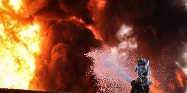Атака дронов РФ на Хмельницкую область: несмотря на работу ПВО, на важном объекте бушует пожар