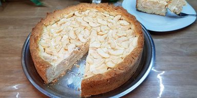 Невероятно вкусно: как приготовить яблочный пирог с меренгой