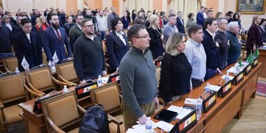 Одяг та аксесуари за ціною квартир: журналісти підрахували вартість луків одеських депутатів