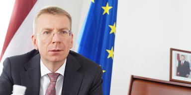 Балтийский фронт. Министр иностранных дел Латвии — о русских негражданах, "гибридных" угрозах и украинском опыте