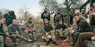 Формула добробатов. Кто стоит за действиями ветеранов полка "Азов"