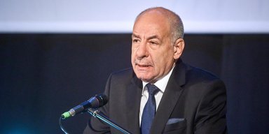 Президент Угорщини написав про російську атаку на Мукачево, а потім стер згадку про РФ