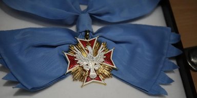 Они уже умерли: в Польше объяснили почему не забрали Орден Белого Орла у Муссолини и Екатерины II