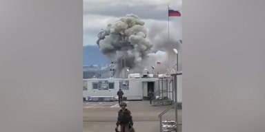 "Наш склад въе**ли": появилось видео удара Азербайджана по базе миротворцев РФ в Карабахе
