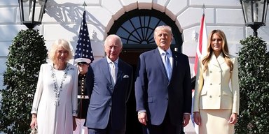 Битва вбрань на найвищому рівні: Камілла і Меланія вразили публіку (фото)