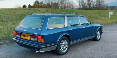 Дідусь "Бентайги": в інтернеті показали унікальний сімейний Bentley 90-х (відео)