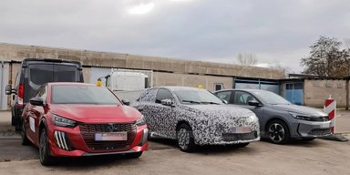 Розкішного італійського суперника Audi A1 і VW Polo вперше помітили на дорогах (фото)