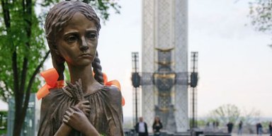 "Рынок геноцидов". Чем вредит Украине фальсификация данных о жертвах Голодомора