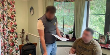 Присвоили миллионы гривен на подаренных вагонах для метро: НАБУ и САП разоблачили преступную группу