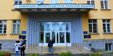 Скандал у львівському "Охматдиті": жінку "змусили" купувати ліки та інші засоби, деталі
