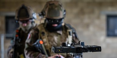 З оглядкою на Україну: Армія Британії вчиться воювати дронами в міських умовах (відео)