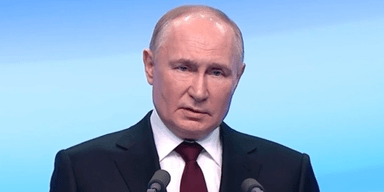 Без негативного результату не пустять: перед виступом Путіна у Петербурзі всіх перевірять на COVID