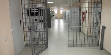 У Росії засудили українця, який продавав наркотики й донатив на "Правий сектор"