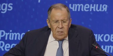 "Жульничать не позволим": Лавров заявил, что РФ не остановится по линии фронта для переговоров
