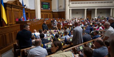 Имитация отставок в правительстве: большинство министров остаются в команде президента