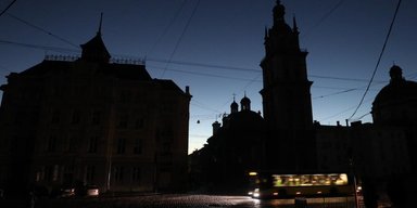 Відключення світла в Україні: у Львові готуються до блекаутів, енергетики вже склали графіки