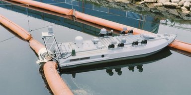 В порту Румынии взорвался морской дрон: Минобороны намекает на его украинское происхождение (видео)