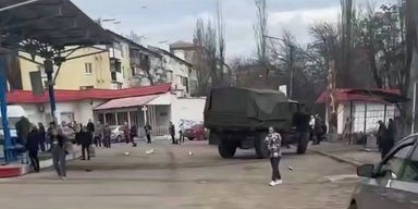 В Донецьку п'яні російські окупанти врізалися у натовп з людьми: є загиблі